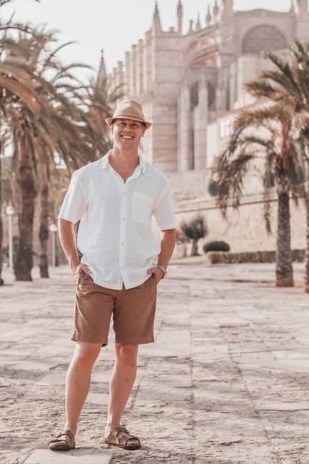 Instagram tour in Palma de Mallorca with a private photographer - Posing Help That Keeps You Looking Like Yourself