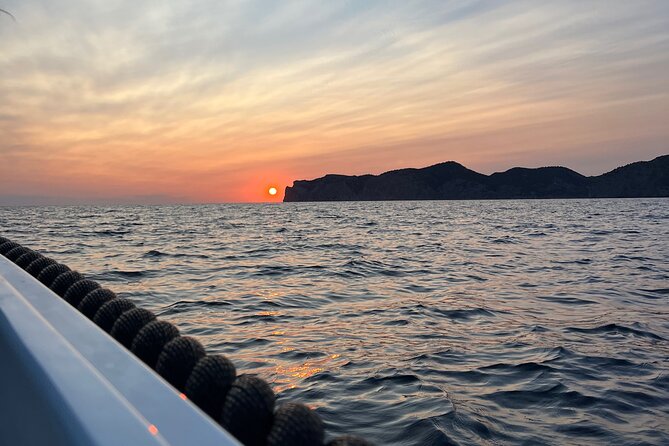 License free boat rental around the coast of santa ponsa - Who This Santa Ponsa Boat Rental Fits Best
