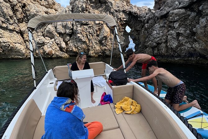 License free boat rental around the coast of santa ponsa - Who Might Want to Skip This