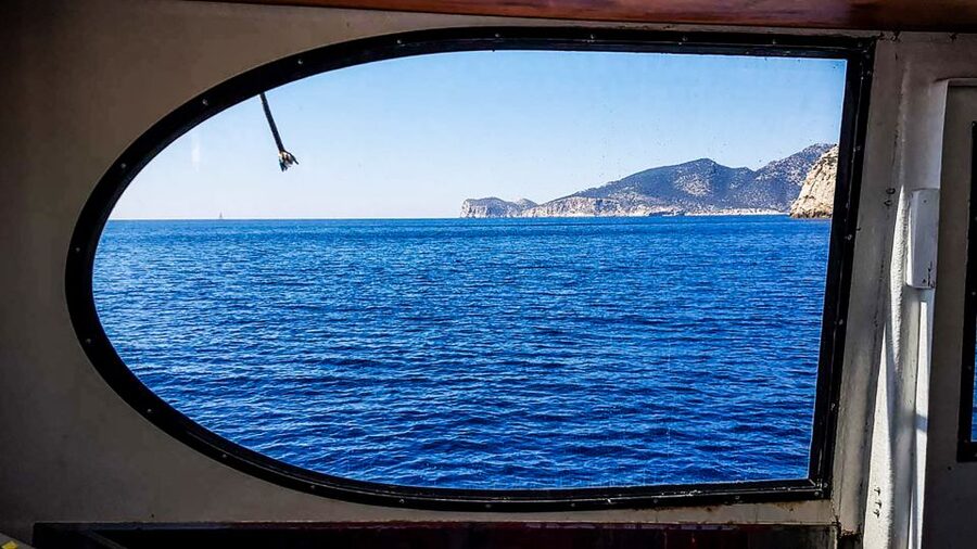 Mallorca: 3.5-Hour Boat Trip with Swimming and Snorkeling - Boarding the Catamaran: Seats, Shade, and a Built-In Plan