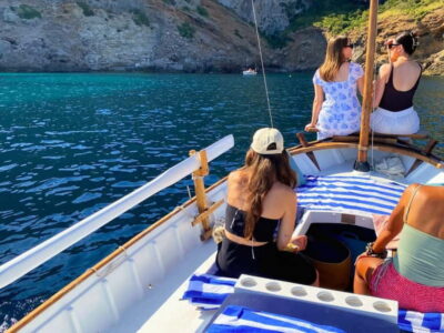 Alcudia: Private Boat Tour with Snorkel