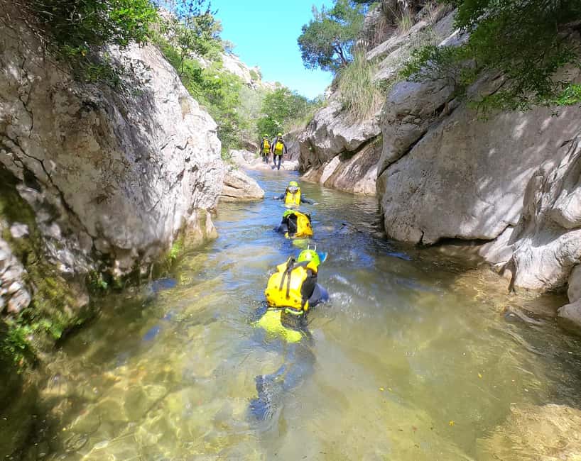 Mallorca: Beginner Canyoning -Level I - Meeting the Group in the Sóller Valley, Then Hiking Into the Tramuntana
