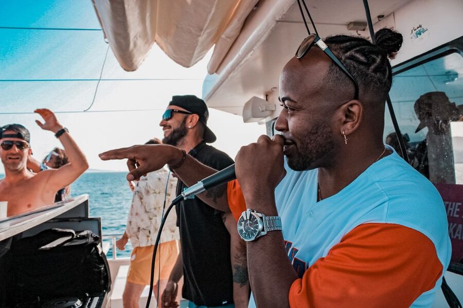 Mallorca: Boat Party with DJ, Buffet and Entertainment - Boarding at Palma Marina and cruising past Playa de Palma