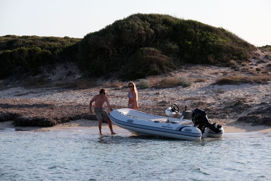 Mallorca. Boat Rental . Dare to explore - Cruising the southern coast: Sa Rapita to Ses Covetes