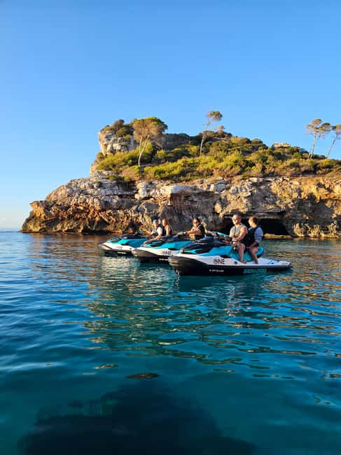 MALLORCA: CALA D'OR JET SKI TOUR, SUNRISE OR SUNSET - Getting set up at Cala d’Or marina, what happens before you ride