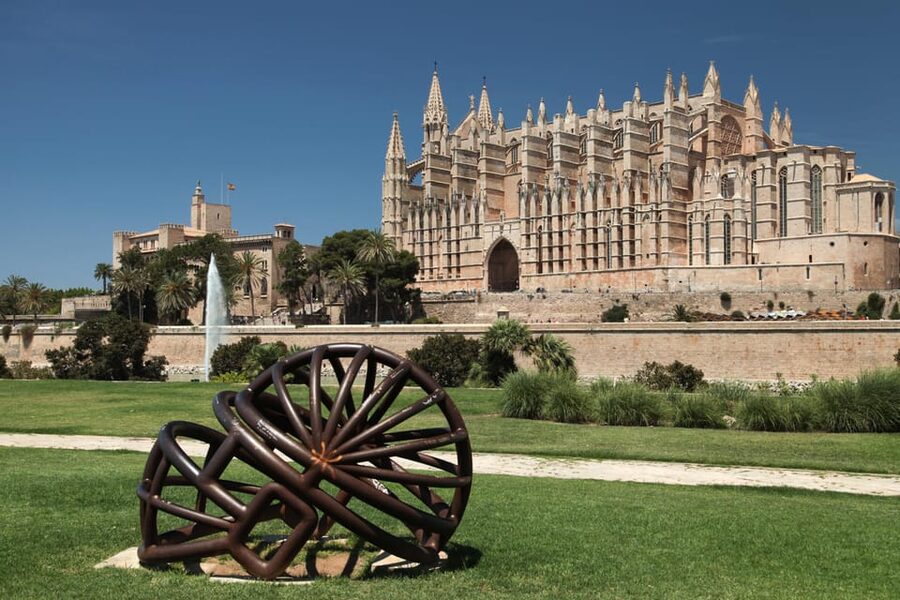 Mallorca: Drach and Hams Caves, and Porto Cristo Day Tour - Majorica Pearls Factory Shop: elegant craft, but decide how much you care