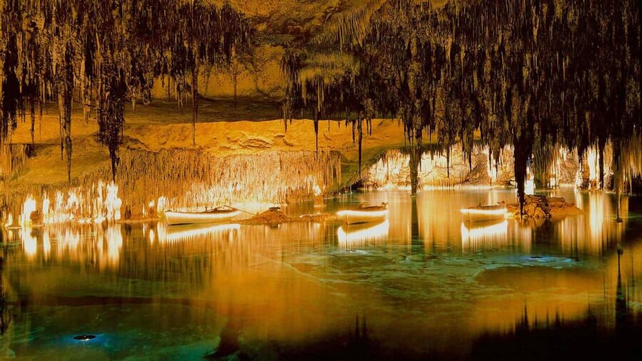 Mallorca: Drach and Hams Caves, and Porto Cristo Day Tour - Cuevas del Drach and Lake Martel: classical music in a steady 21 C world