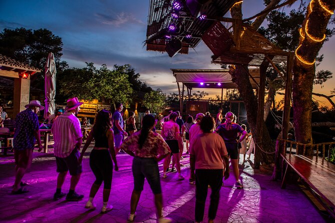 Mallorca Evening Tour: Horseback Riding, Dinner and Dance - Country Line Dancing and the Equestrian Performance