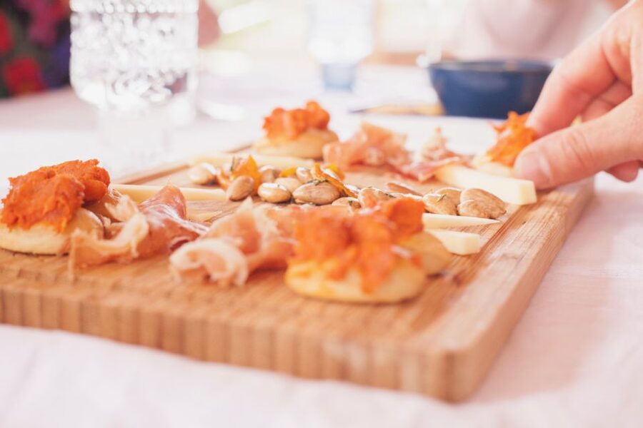 Mallorca: Gastronomic Wine Tasting & Local Delicacies - Custom tastings: local Mallorcan focus or a Europe comparison