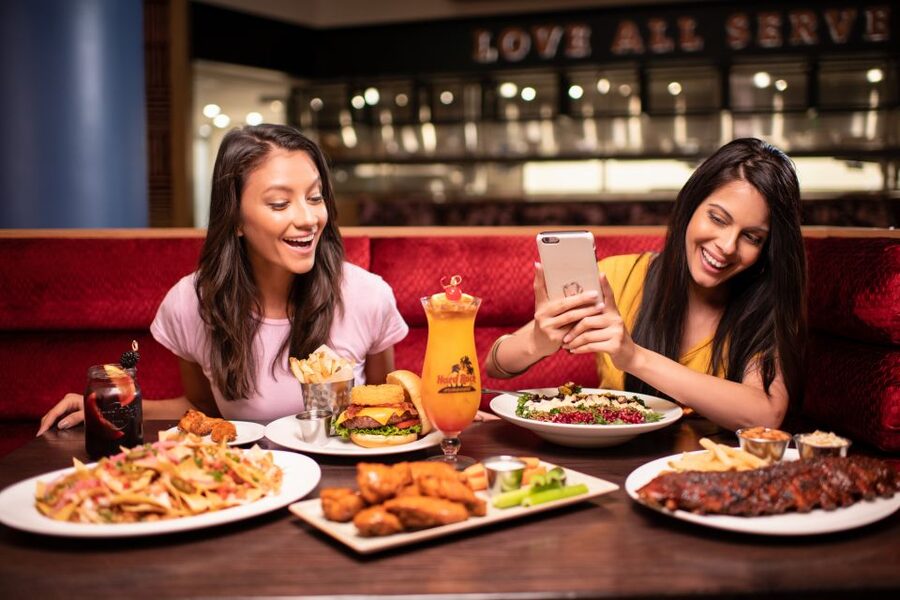 Mallorca: Hard Rock Cafe Entrance with Lunch or Dinner - FAQ