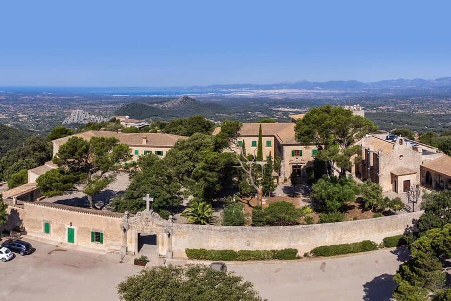 Mallorca Hiking Tour to Puig de Randa - Why Puig de Randa feels different from a typical walk