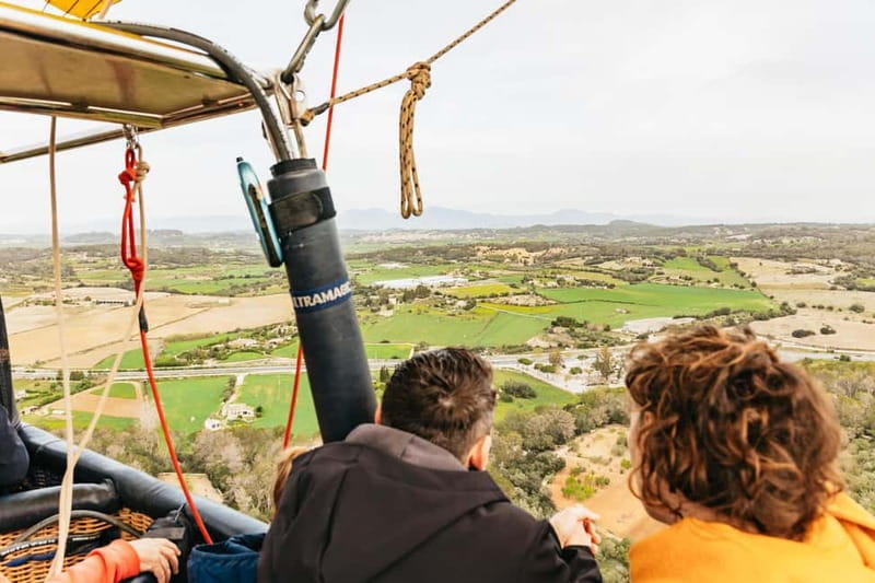 Mallorca: Hot Air Balloon Flight with Private Options - Balloon airport setup: briefing first, then the fun part