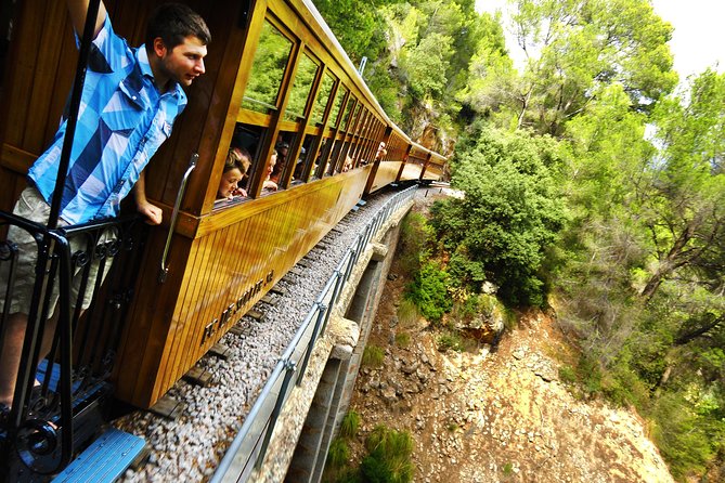 Mallorca in One Day Sightseeing Tour with Boat Ride and Vintage Train - Key Points at a Glance