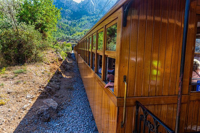 Mallorca in One Day Sightseeing Tour with Boat Ride and Vintage Train - Starting in Palma and Getting to the Right Place on Time