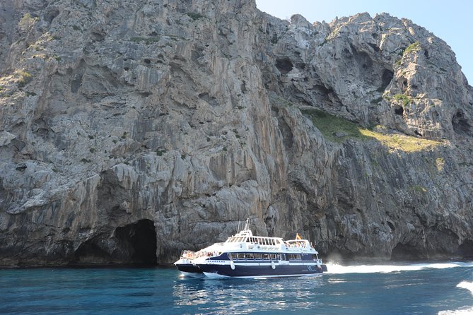 Mallorca in One Day Sightseeing Tour with Boat Ride and Vintage Train - Barcos Azules Cruise to Port de Sóller, Sea Views You Cannot Get From the Bus