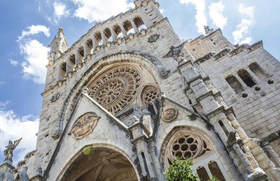 Mallorca Island Tour with Boat, Train, Tram and Bus - Sóller Old Town Free Time: Use It Like a Local for 40 Minutes