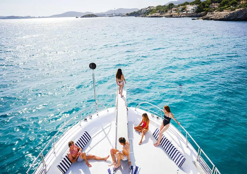 Mallorca: Palma Boat Tour & Snorkeling with Drink Included - Super Delfin Verde mood, music, and the drink setup