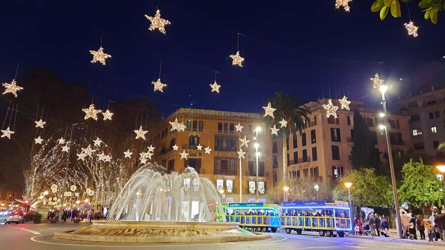 Mallorca: Palma’s Winter Magic City Walk with Christmas Glow - Key things to know before you go