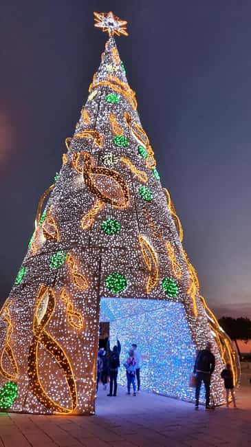 Mallorca: Palma’s Winter Magic City Walk with Christmas Glow - “Glamorous” old-town stories, not just lights