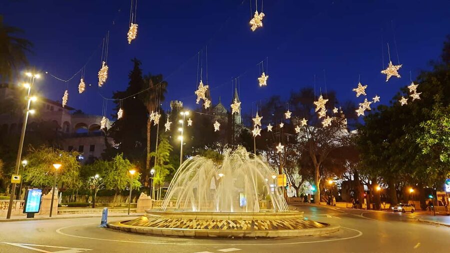 Mallorca: Palma’s Winter Magic City Walk with Christmas Glow - Who should book this Palma winter dusk walk
