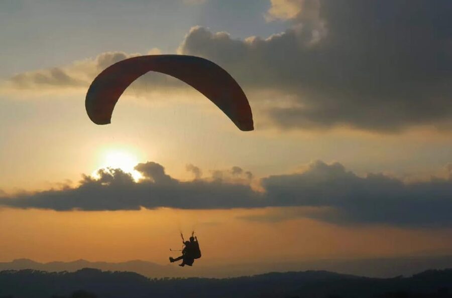 Mallorca: Paratrike Flight with Acrobatics and Engine Stop - Booking Smart: Private Group, Languages, and Starting Times