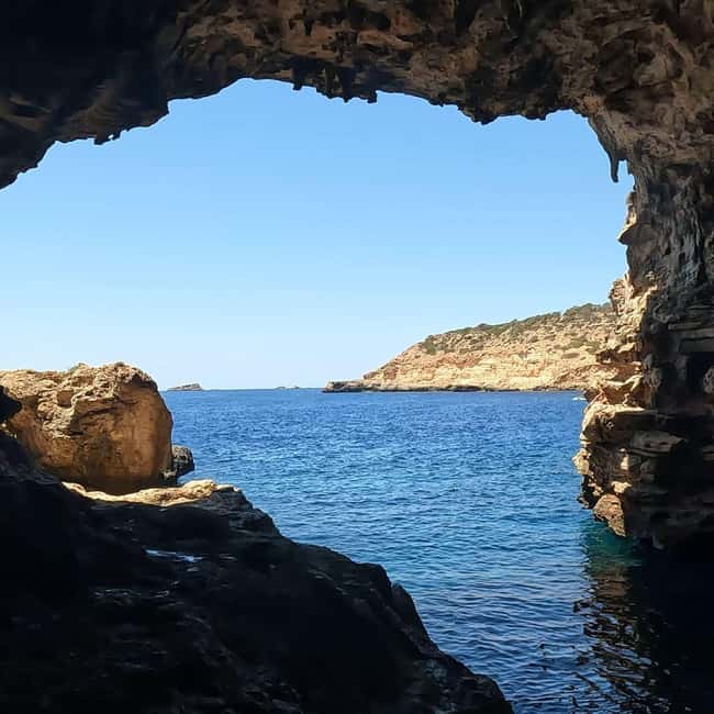 Mallorca: Private Boat Tour with Snorkeling & Snacks - Setting sail from Forty Two Boats, and why the start matters