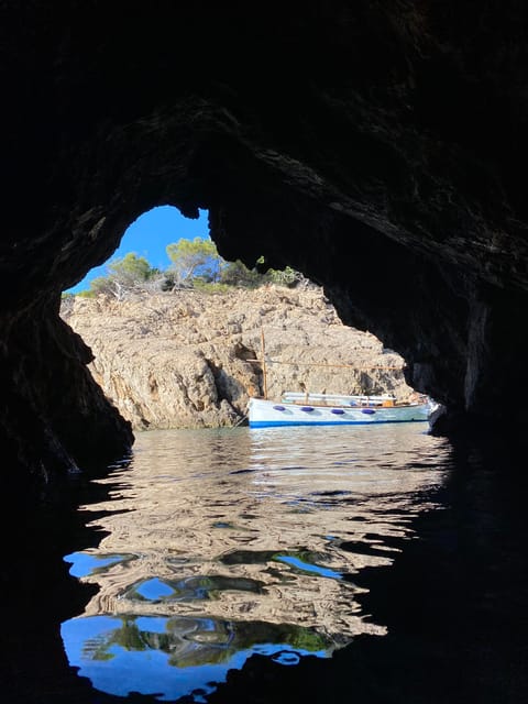 Mallorca: Private Boat Trip to Alcudia, Pollensa & Formentor - Stop 1 Ses Caletes: snorkeling plus scenic cruising