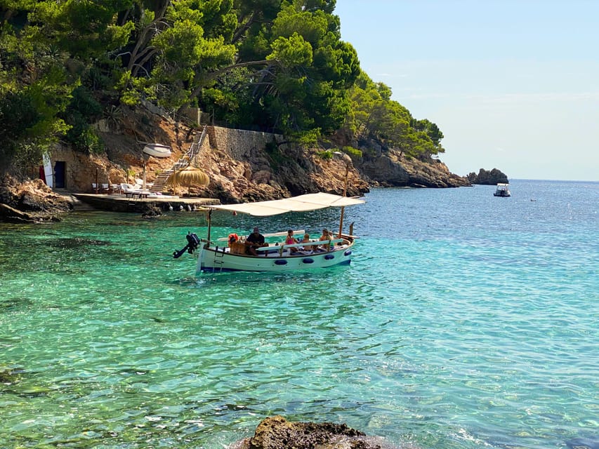 Mallorca: Private Boat Trip to Alcudia, Pollensa & Formentor - Stop 3 Far de Punta de l’Avançada: snorkeling and local tasting