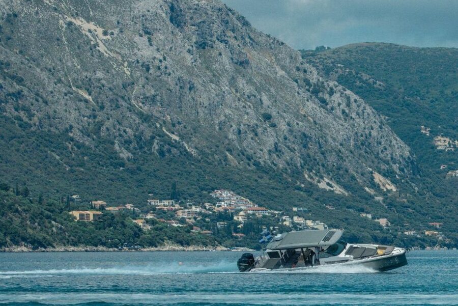 Mallorca: Private Half Day Cruise on Luxury Speed Boat - Service Matters: Adonis and Mikaela Make the Experience