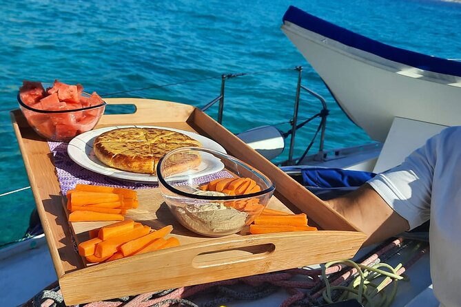 Mallorca Sailing Adventure with Snorkeling, Snacks & Drinks - Captain style and sailing reality: when you get sails and when you just enjoy