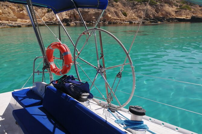 Mallorca Sailing Adventure with Snorkeling, Snacks & Drinks - The boat and small-group comfort, what changes versus big cruises