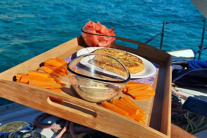 Mallorca Sailing Adventure with Snorkeling, Snacks & Drinks - Getting to Club Maritimo San Antonio de la Playa without stress