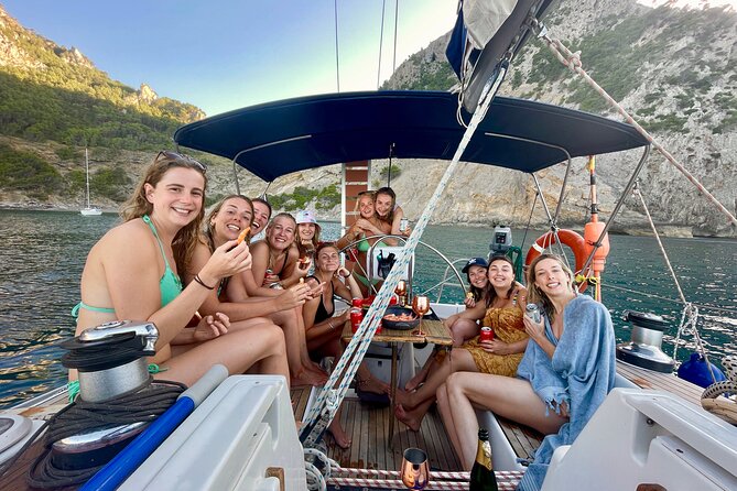 Mallorca sailing tour with tapas and wine - From Alcudia Bonaire to the coves of the north