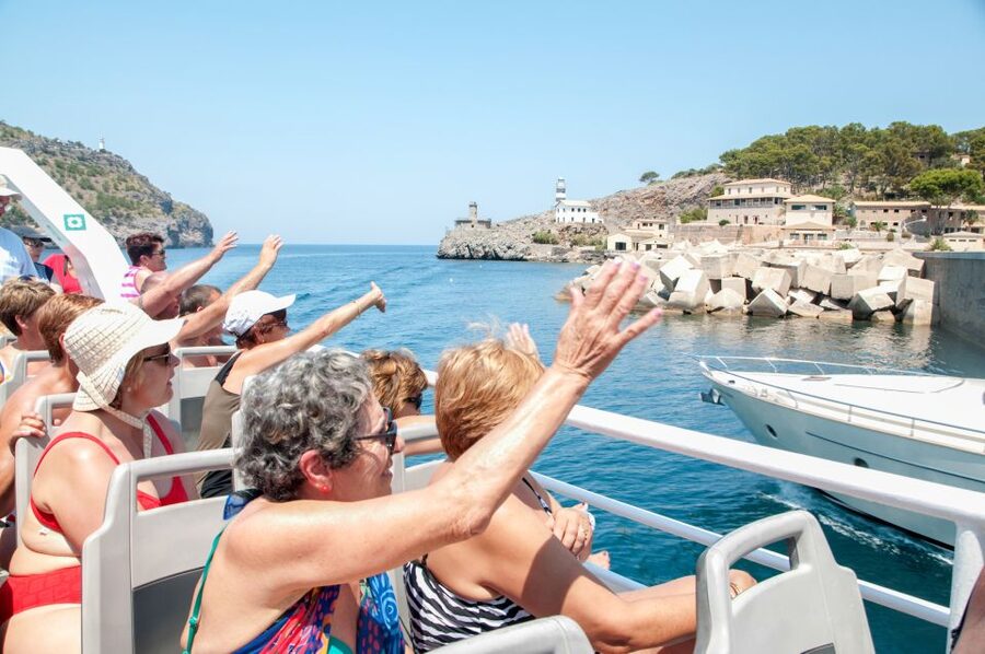 Mallorca: Scenic Full-Day Tour from the North - Lunch Flex Time: La Calobra or Puerto Soller