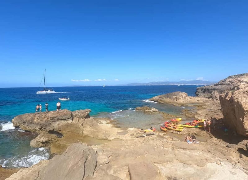 Mallorca: Sea Caves Kayaking Tour, Snorkeling & Snack - Photo Stops and the Pace Between Swims