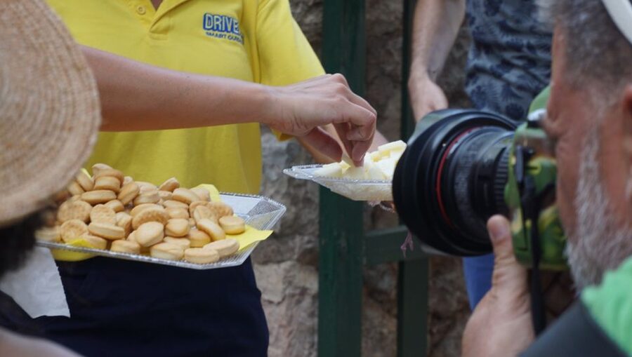 Mallorca: Tramuntana Mountains Tour with Local Guide & Lunch - Sóller olive oil mill: why production details make the tasting meaningful