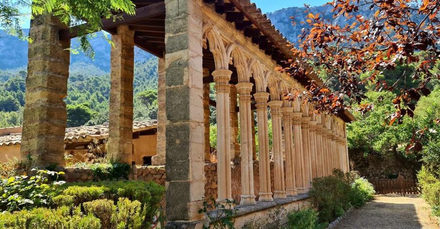 Mallorca: Tramuntana Mountains Tour with Local Guide & Lunch - Valldemossa hermitage: the pastry stop plus a real 45-minute walk