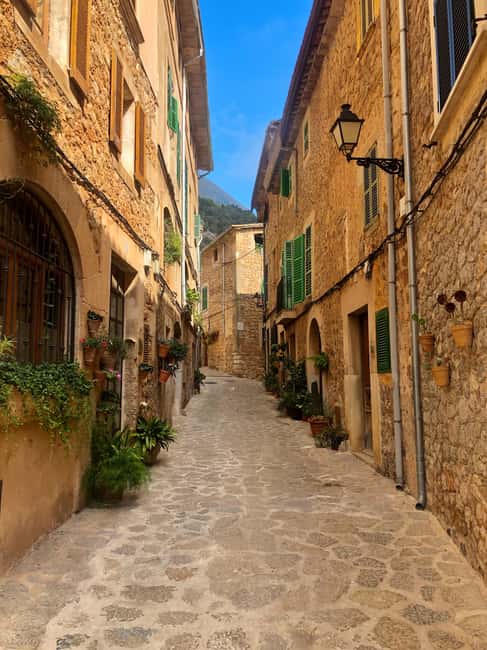 Mallorca: Valldemossa Half Day Tour - The bus ride time: what those 30 minutes are really for