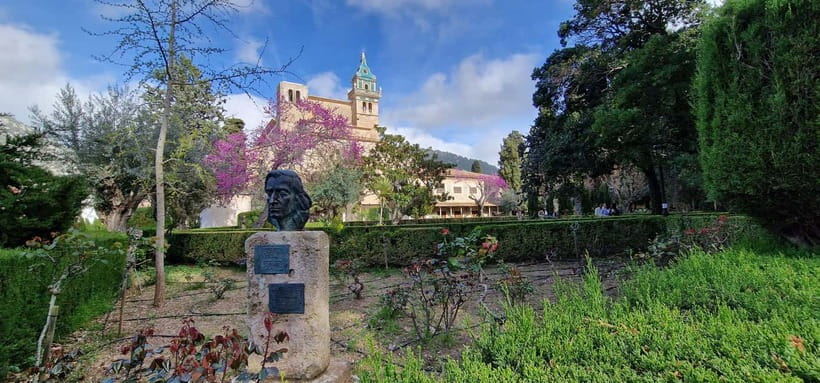 Mallorca: West Coast & Orange Valley Minbustour - Key Things You Will Notice Right Away