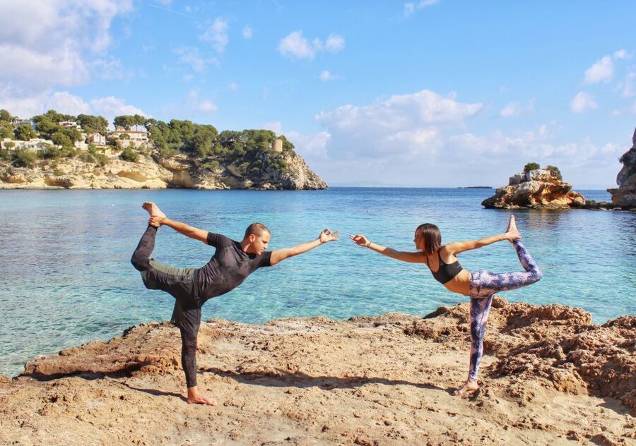 Mallorca: Yoga and Brunch on Palmanova Beach - After yoga: breakfast on the beach, with orange juice or coffee