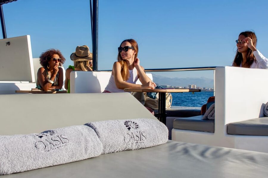 Palma: Cueva Verde and Cala Vella Catamaran Cruise with BBQ - Getting Set Up at Oasis Catamaran, and Why the Meeting Spot Matters