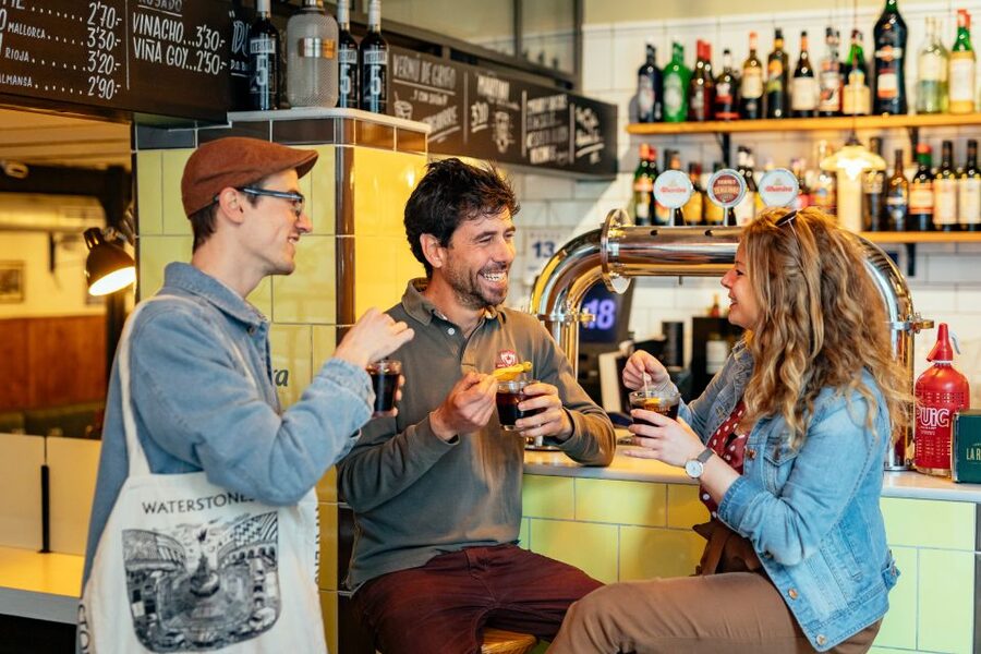 Palma de Mallorca: 10 Tastings Private Food Tour - Palma food tastes better when you pair it with the streets