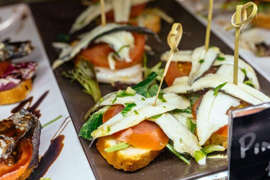 Palma de Mallorca: 10 Tastings Private Food Tour - Drinks and wine bar stops: how to handle the timing