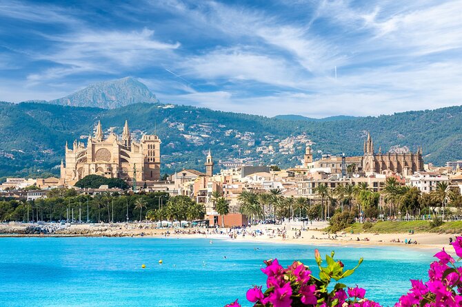 Palma de Mallorca: City Walk Audio Guide in 7 Languages on Phone - Plaça de la Llotja: old commerce vibes you can still feel