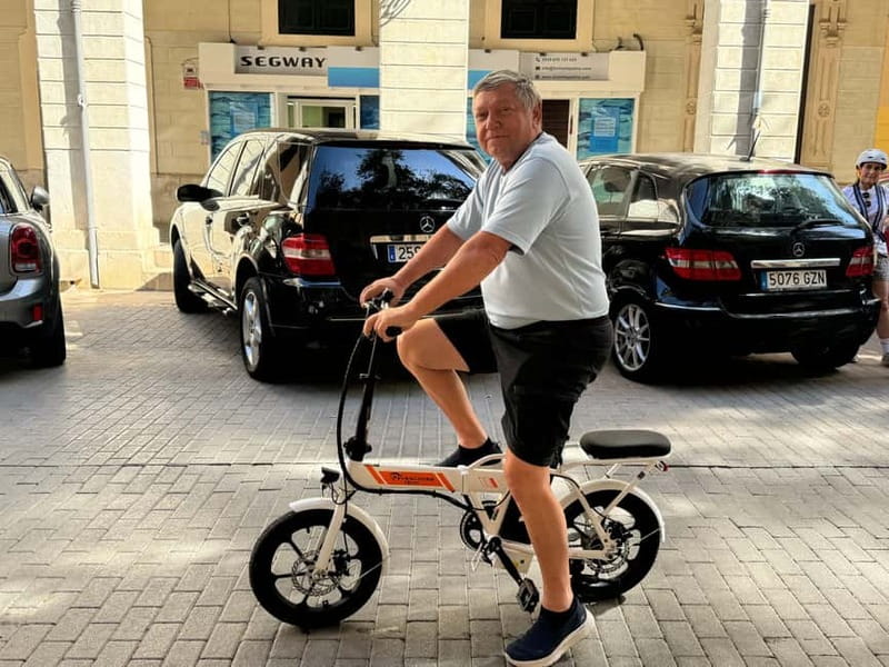 Palma de Mallorca: Exclusive Fat Tire e-Bike Rental - Coastline Cruising and the Promenade Cycle Path