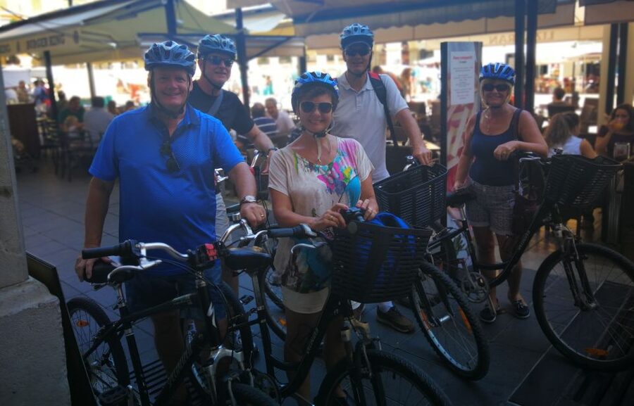 Palma de Mallorca: Guided Bicycle Tour with Tapas & a Drink - Key highlights you will feel right away