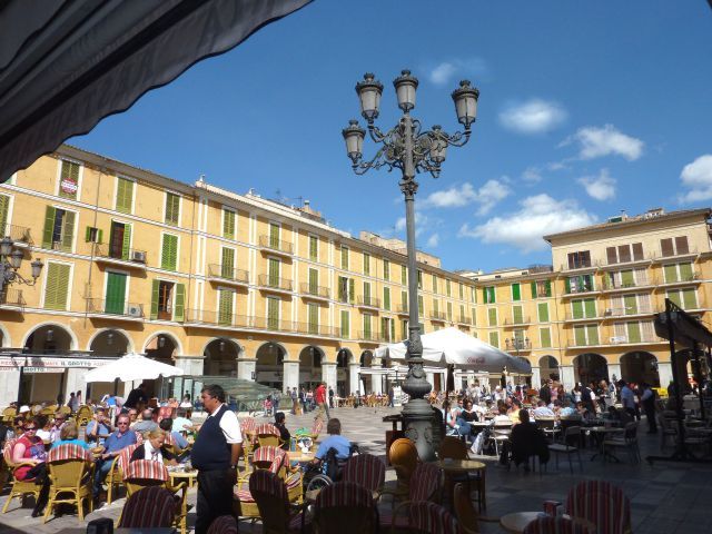Palma de Mallorca: Guided Tour of the Old Town - Consolat de Mar and the secular side of Palma