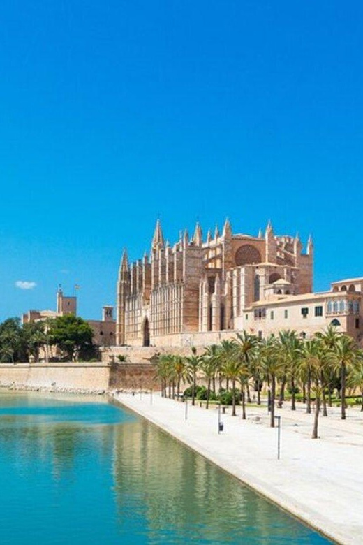 Palma de Mallorca : Must see Walking Tour With A Guide - Private and customizable: why this matters more than you think