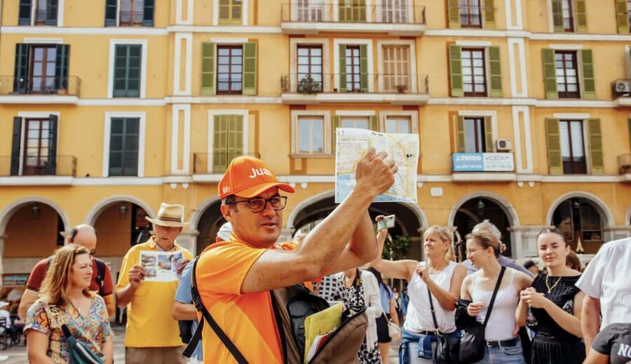 Palma de Mallorca: Old Town and Cathedral Tour - Why priority entry matters at Palma Cathedral