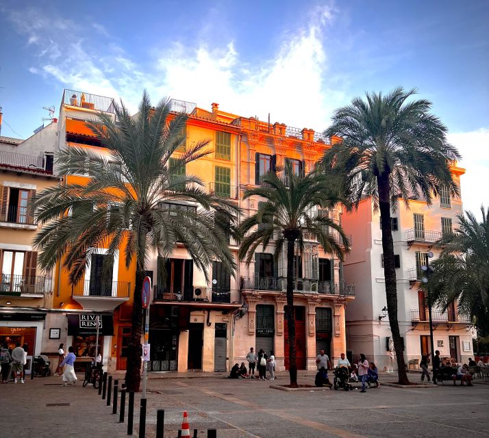 Palma de Mallorca: Old Town Atmospheric Evening Tour - Finding the Start Point Near Parc de la Mar